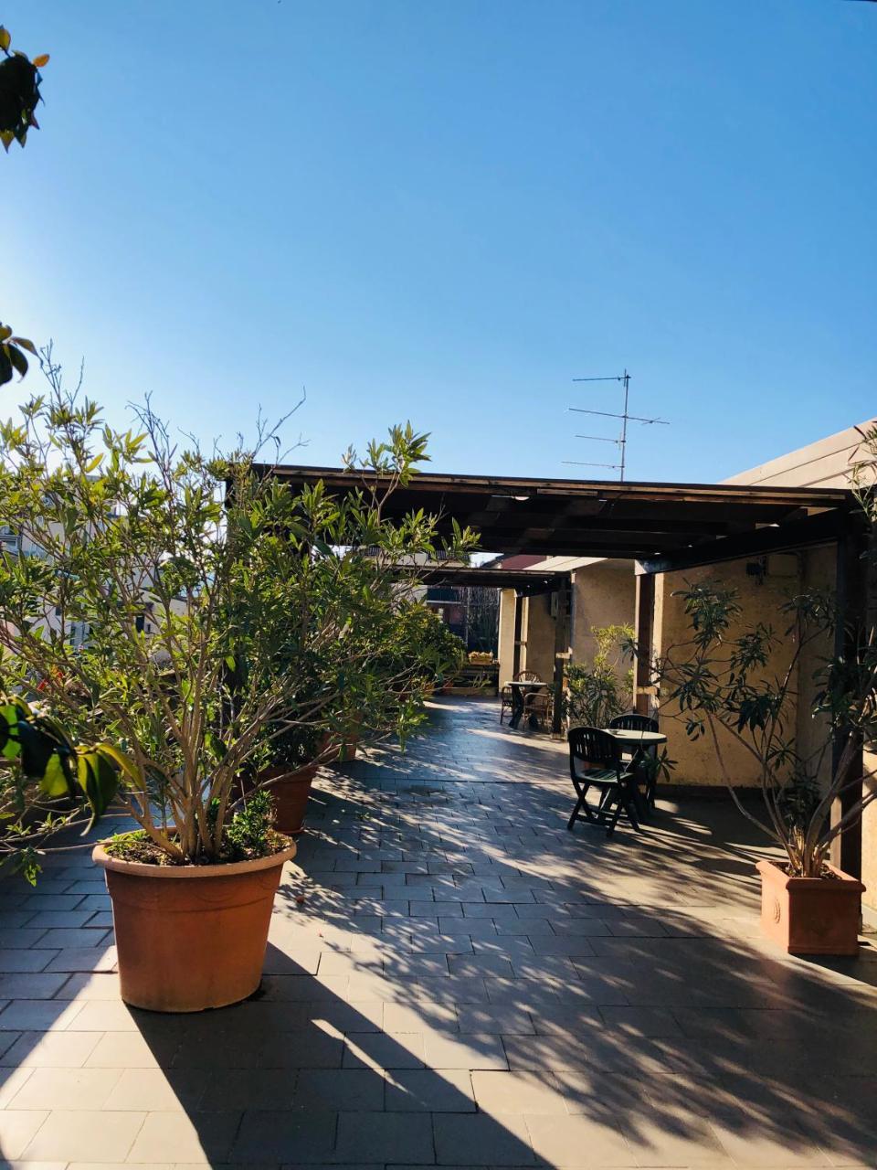 Hotel Delfina Signa Exteriör bild